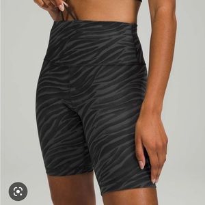 Lululemon Wunder Train High Rise Short 8" Size 2 Tiger Camou NEW